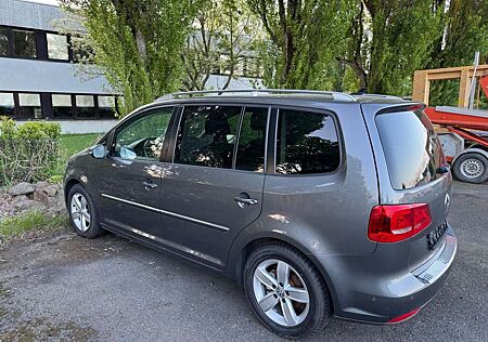 VW Touran Volkswagen 2.0 TDI 125 kW DSG Highline Highline