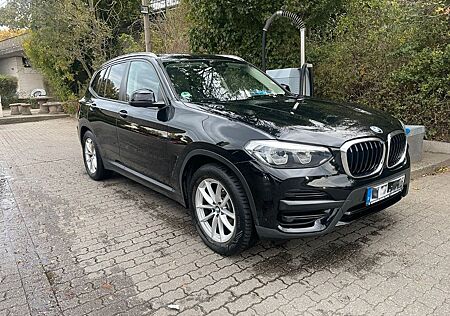 BMW X3 xDrive20d AT -