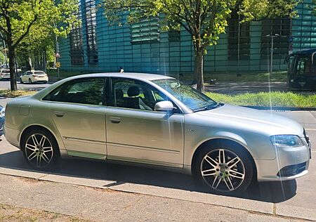 Audi A4 E8 1.8 T - S-line, 18 Zoll, wenig Kilometer
