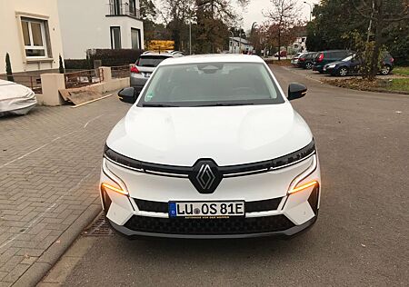 Renault Megane Paket Equilibre EV40 130hp boost char...