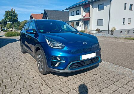 Kia Niro EV Spirit 150kw (11kw, Schiebedach, Leder)