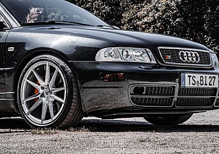 Audi S4 2.7 quattro Avant -