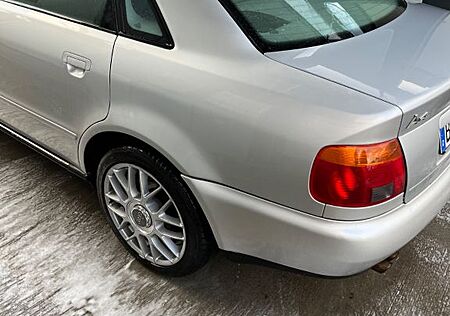 Audi A4 2.6 -