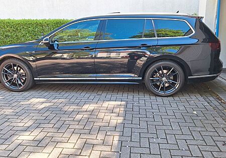VW Passat Variant Volkswagen 2.0 TDI SCR 176kW DSG 4MOT El...