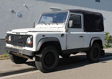 Land Rover Defender 90 Td5 Soft Top Cabrio