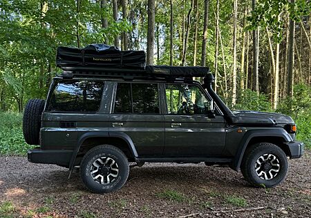 Toyota Landcruiser GRJ 76 VX 4,0 V6