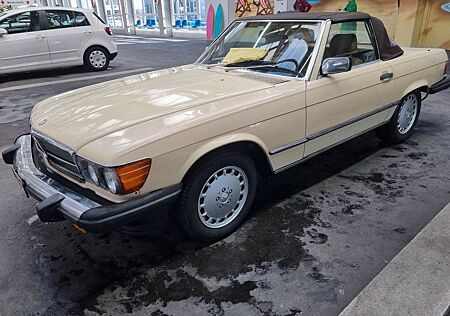 Mercedes-Benz SL 560