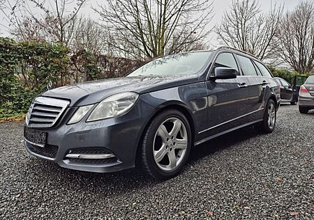 Mercedes-Benz E 220 CDI"AVANTGARDE"7-SITZE"NAVI"LEDER"PANO"XEN