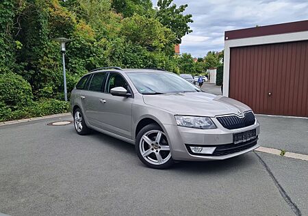 Skoda Octavia Combi Elegance AUTOMATIK+XENON+TEILLEDER