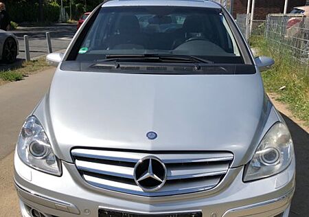Mercedes-Benz B 200 CDI Automatik.Klima.Leder