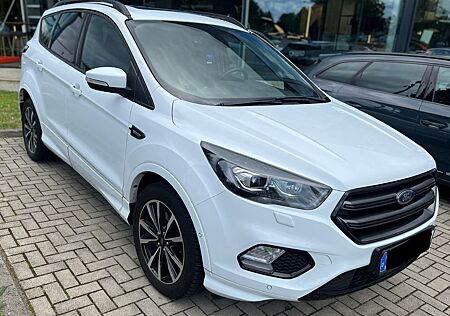 Ford Kuga ST-Line 2,0 TDCi 4x4 110kW Autom. Panorama