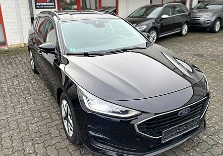 Ford Focus Turnier C&C SHZ Navi LED 8-fach bereift