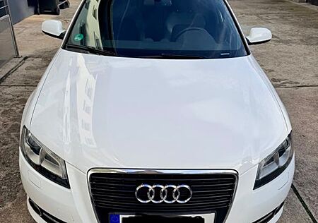 Audi A3 2.0 TDI (DPF) S tronic S line Sportback S...