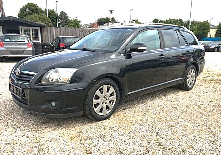 Toyota Avensis Kombi 1.8 Team PDC SHZ TÜV