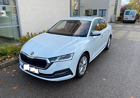 Skoda Octavia Lim. Style 2.0 MATRIX*HUD*ACC*