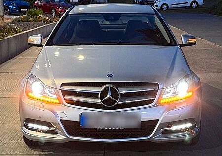 Mercedes-Benz C 180 180 c Coupé Bi Xenon ,LED, Sitzh.Navi,Top
