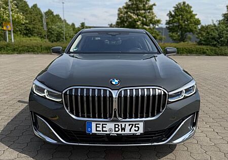 BMW 750d xDrive - H&K, Laser, Pure Excelence