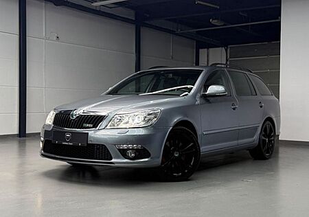 Skoda Octavia Combi RS 1.HD/SHZ/TÜV SERV NEU/XENON/AHK