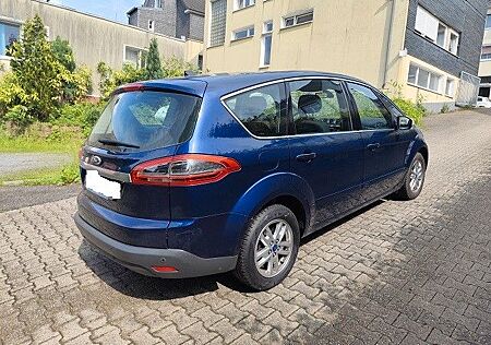 Ford S-Max 1,6 *KLIMAA*SHZ*PANO*NAVI*TEMPO