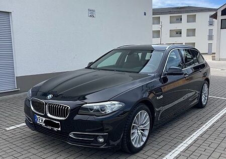 BMW 525d xDrive Touring A Luxury Line Luxury Line
