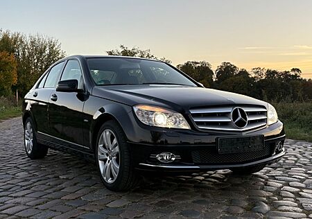 Mercedes-Benz C 180 CGI BLUEEFF. AVANTGARDE | WENIG KM | LEDER