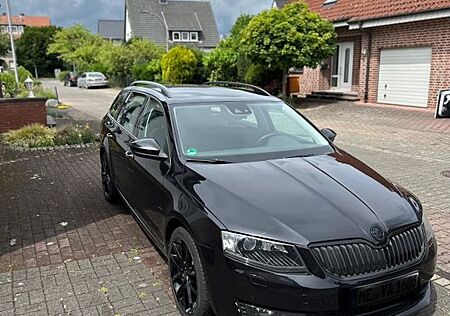 Skoda Octavia 2.0 TDI DSG - NAVI, Automatik, All Black