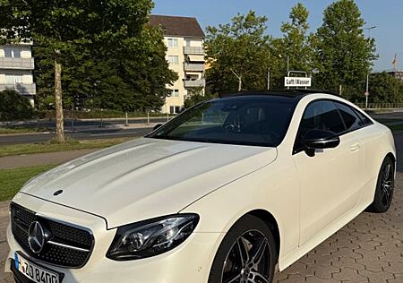 Mercedes-Benz E 220 d AMG Line Autom. -