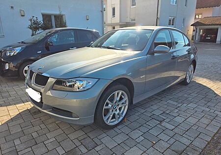 BMW 320i E90
