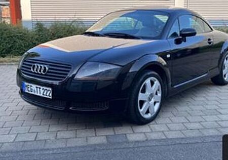 Audi TT Coupe 1.8T - Bose Soundsystem, 8-fach bereift