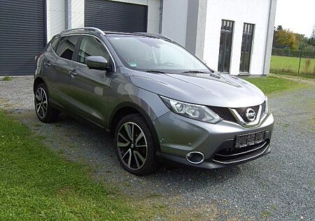 Nissan Qashqai Tekna/Navi/PDC/P-Dach/SHZ/Euro6