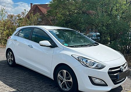 Hyundai i30 blue 1.4 YES! Gold YES! Gold