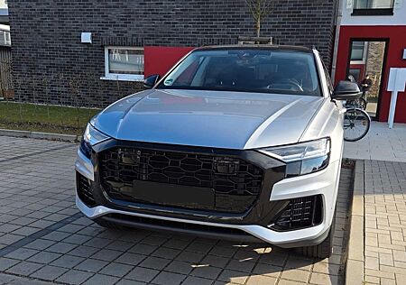 Audi Q8 55 TFSI quattro Luftfed/ HUD/ 23" + 22"