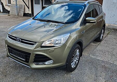 Ford Kuga 2,0 TDCi/Aut/4X4 /Titan/TÜV 05/26