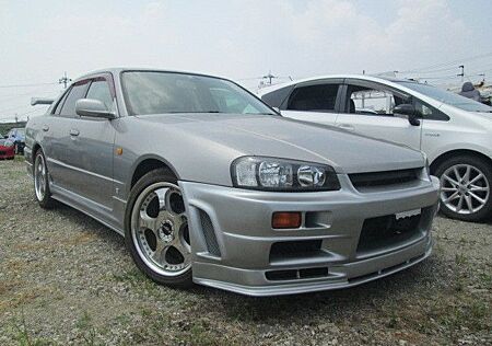 Nissan Skyline R34 GT 4-door JDM-Import