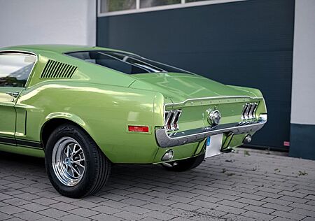 Ford Mustang Fastback 2+2 Traum*