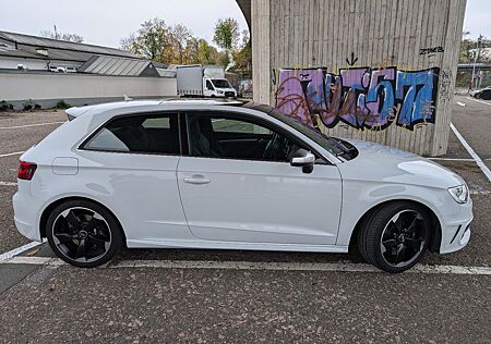 Audi S3 2.0 TFSI S tronic quattro -