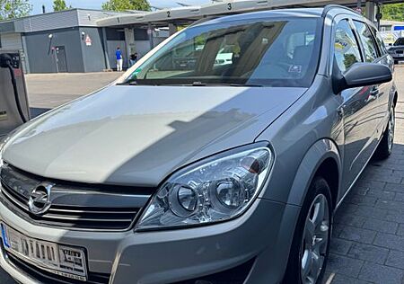 Opel Astra Caravan 1.9 CDTI 74kW -