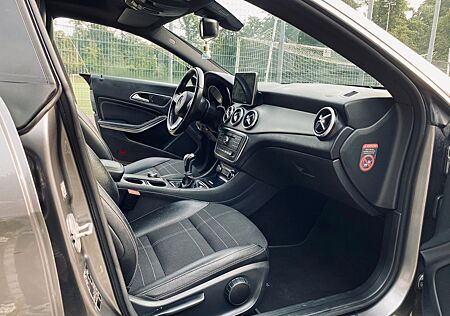 Mercedes-Benz CLA 180 -