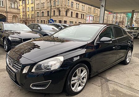 Volvo S60 D4 Geartronic Momentum NAVI XENON PDC