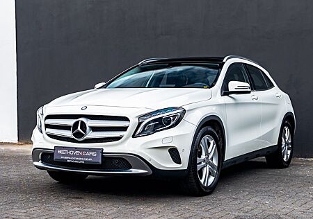 Mercedes-Benz GLA 180 URBAN PROGRESSIVE PANORAMADACH