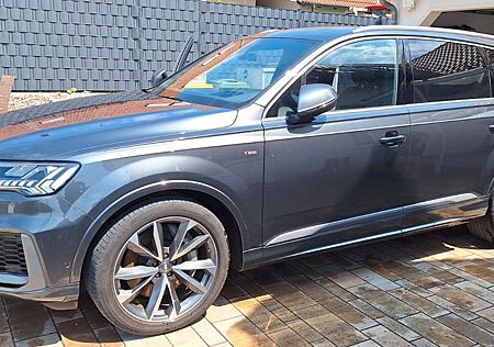 Audi Q7 55 TFSI e quattro tiptronic S line S line