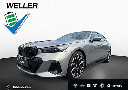 BMW i5 xDri40 M Sport Pro DAPro Iconic B&W 21LM