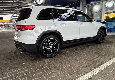 Mercedes-Benz GLB 200 GLB200 Pano AMG Multibeam Widescreen Distronic+