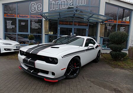 Dodge Challenger 6,4 Scat Pack