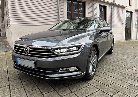 VW Passat Variant Volkswagen 1.8TSI DSG Highline ACC LED gepfl. Garagenfz.