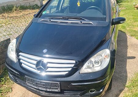 Mercedes-Benz B 170 -