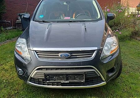 Ford Kuga 2,0 TDCi 2x4 Titanium Titanium