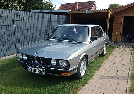 BMW 525