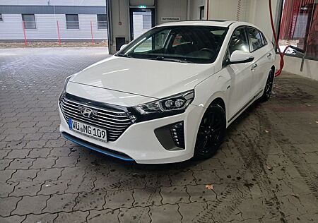 Hyundai Ioniq PLUG-IN HYBRID Style Schiebedach TÜV neu