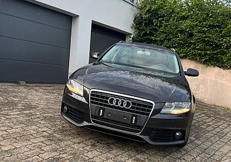 Audi A4 Avant 2.7 TDI multitronic V6 TOP